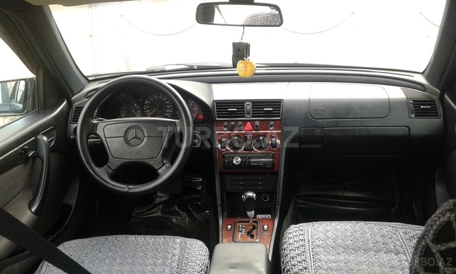 Mercedes C 220 1999, 250,000 km - 2.2 l - Bakı
