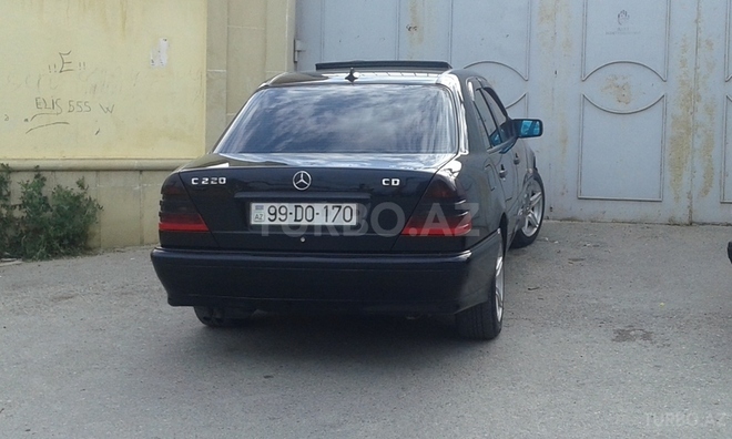 Mercedes C 220 1999, 250,000 km - 2.2 l - Bakı