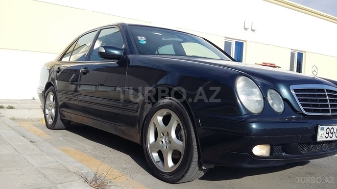Mercedes E 220 2000, 226,000 km - 2.2 л - Bakı