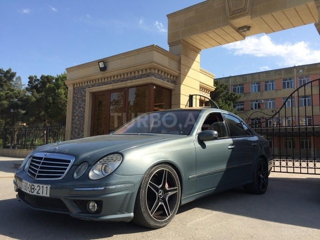 Mercedes E 320 2004, 135,000 km - 3.2 l - Sumqayıt