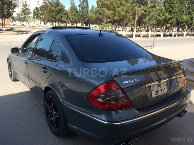 Mercedes E 320 2004, 135,000 km - 3.2 l - Sumqayıt