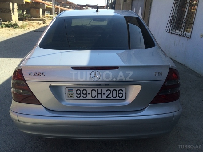 Mercedes E 220 2005, 209,000 km - 2.2 l - Bakı