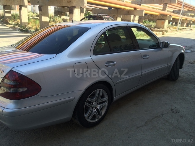 Mercedes E 220 2005, 209,000 km - 2.2 l - Bakı