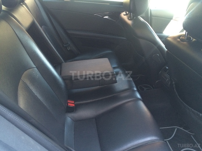 Mercedes E 220 2005, 209,000 km - 2.2 l - Bakı