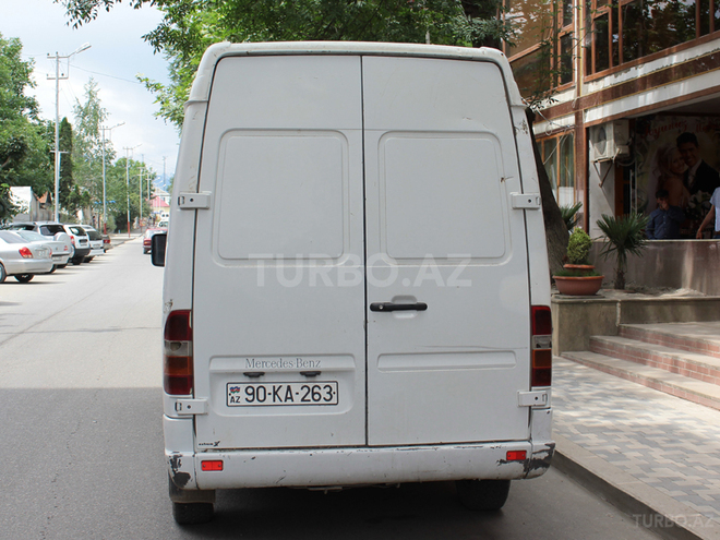 Mercedes Sprinter 208 1999, 355,000 km - 2.3 л - Qusar