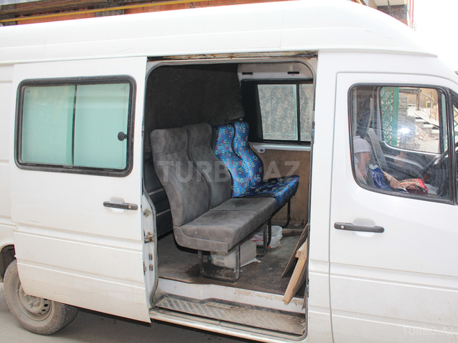 Mercedes Sprinter 208 1999, 355,000 km - 2.3 л - Qusar