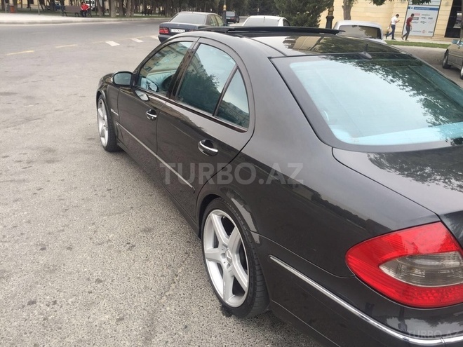 Mercedes E 270 2004, 289,000 km - 2.7 l - Bakı