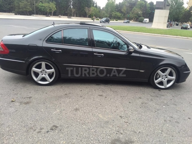 Mercedes E 270 2004, 289,000 km - 2.7 l - Bakı