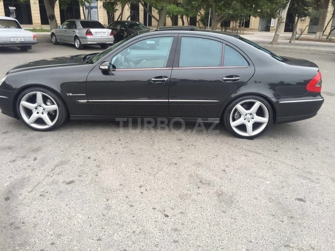 Mercedes E 270 2004, 289,000 km - 2.7 l - Bakı