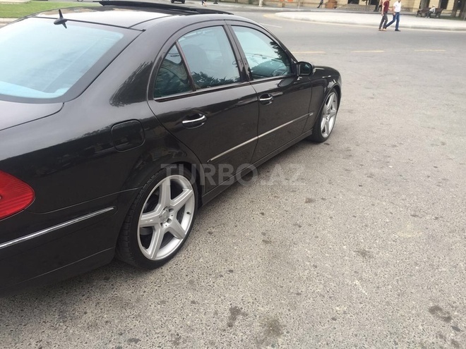 Mercedes E 270 2004, 289,000 km - 2.7 l - Bakı