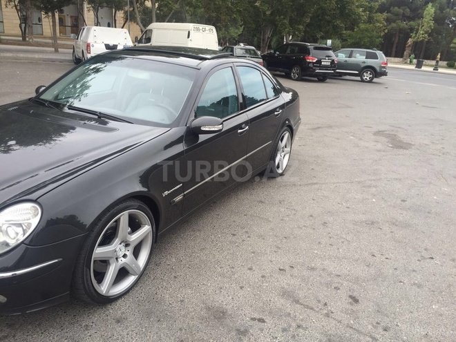 Mercedes E 270 2004, 289,000 km - 2.7 l - Bakı