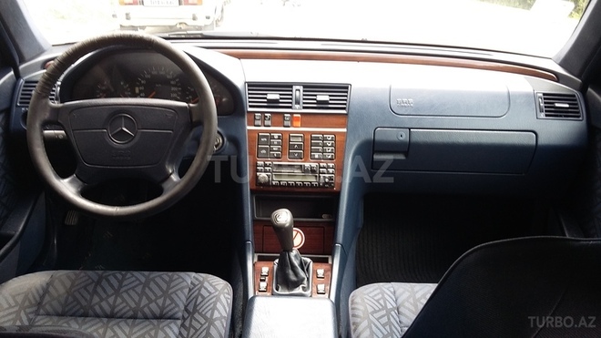 Mercedes C 200 1995, 236,000 km - 2.0 l - Bakı