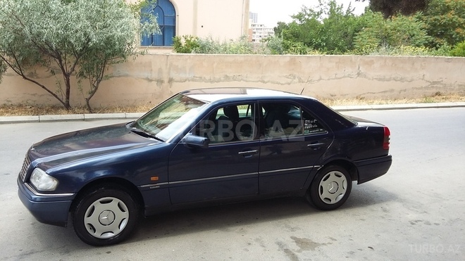 Mercedes C 200 1995, 236,000 km - 2.0 l - Bakı