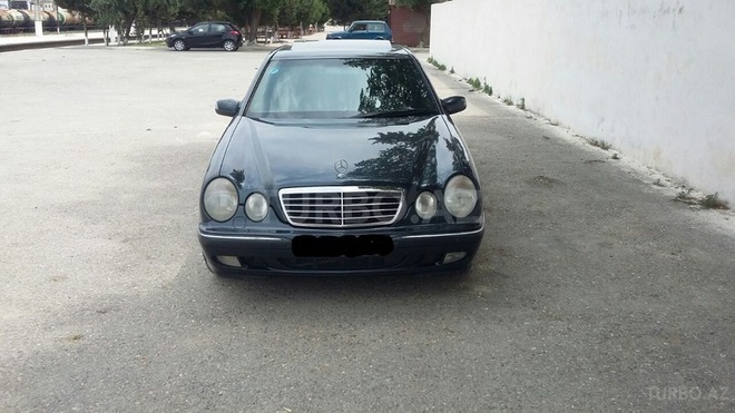 Mercedes E 320 2001, 276,000 km - 3.2 l - Bakı