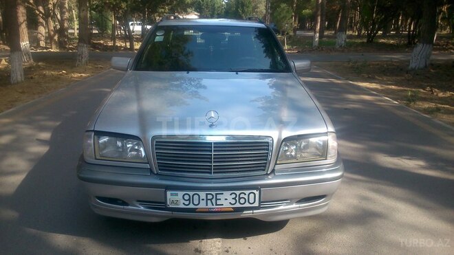 Mercedes C 200 2000, 232,000 km - 2.2 l - Sumqayıt