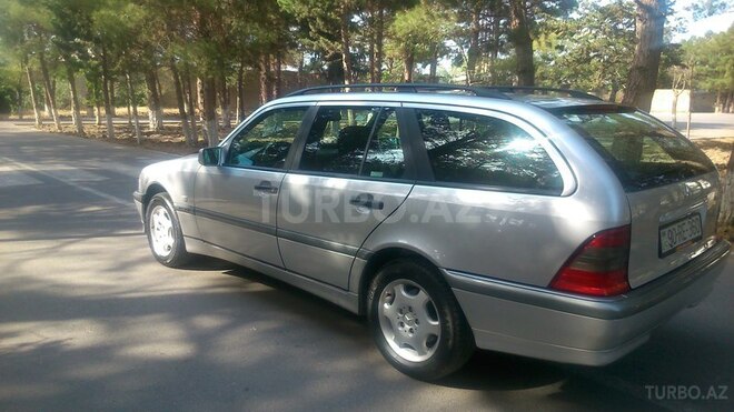 Mercedes C 200 2000, 232,000 km - 2.2 l - Sumqayıt