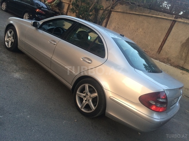 Mercedes E 220 2006, 185,041 km - 2.2 l - Bakı