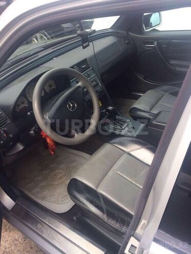 Mercedes C 280 2000, 254,000 km - 2.8 l - Bakı