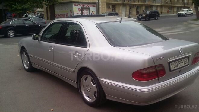 Mercedes E 240 2000, 200,000 km - 2.4 l - Bakı