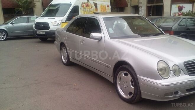 Mercedes E 240 2000, 200,000 km - 2.4 l - Bakı