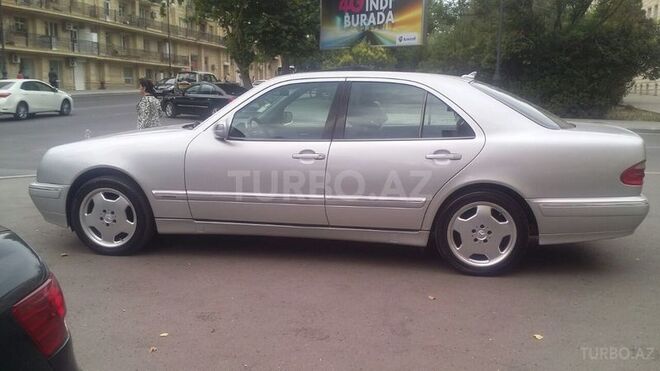Mercedes E 240 2000, 200,000 km - 2.4 l - Bakı