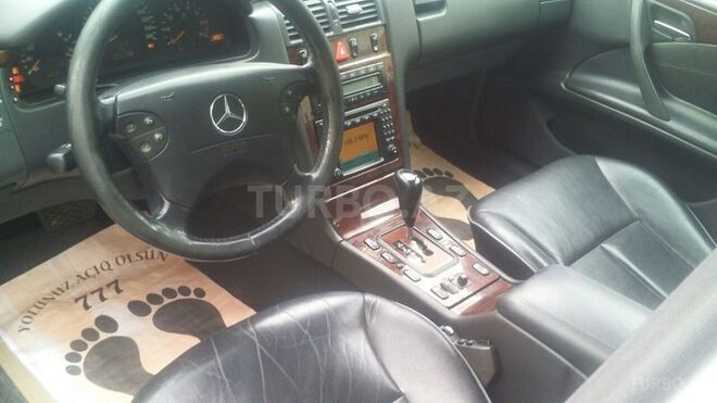Mercedes E 240 2000, 200,000 km - 2.4 l - Bakı