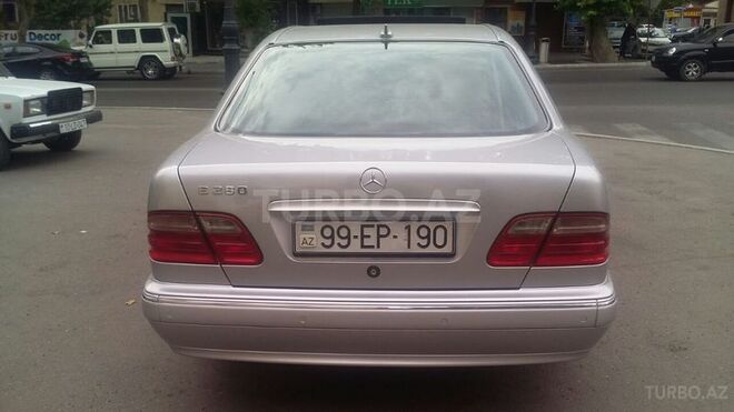 Mercedes E 240 2000, 200,000 km - 2.4 l - Bakı