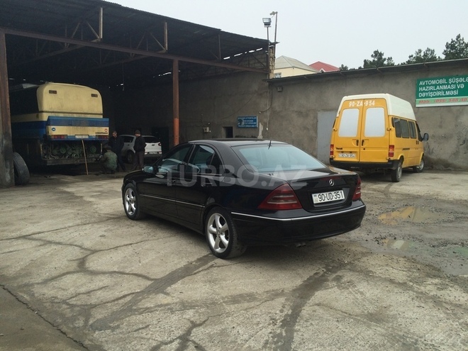 Mercedes C 270 2003, 270,000 km - 2.7 l - Bakı