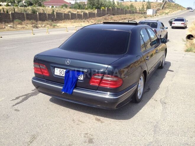 Mercedes E 240 1998, 210,000 km - 2.4 l - Bakı