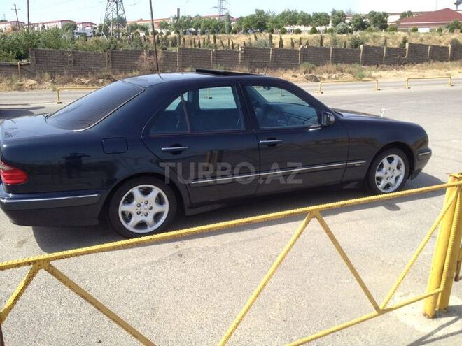 Mercedes E 240 1998, 210,000 km - 2.4 l - Bakı