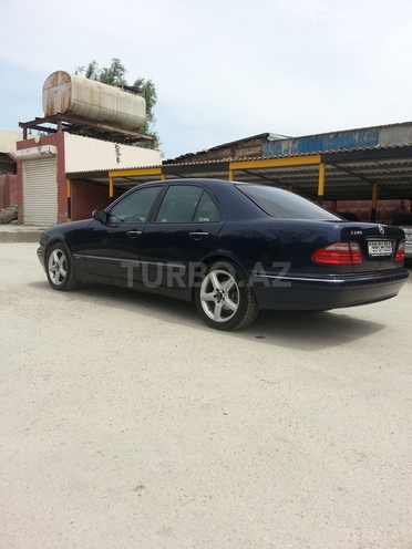 Mercedes E 240 1999, 188,000 km - 2.4 l - Bakı