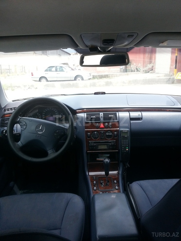 Mercedes E 240 1999, 188,000 km - 2.4 l - Bakı