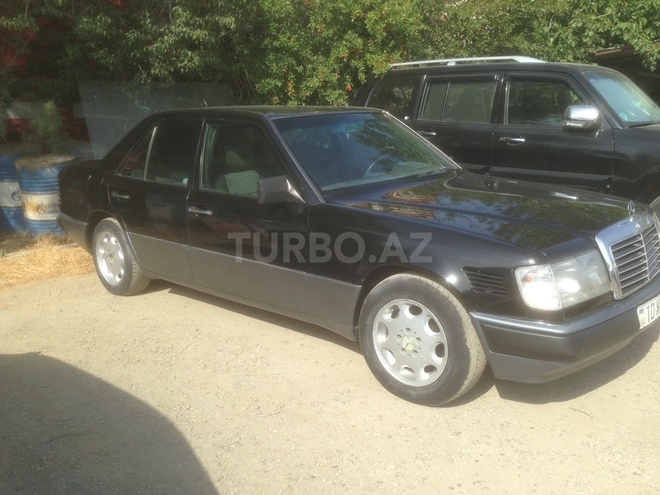Mercedes E 300 1993, 170,000 km - 3.0 л - Bakı