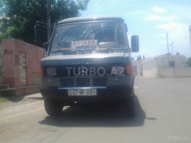 Mercedes 208 D 1991, 150,000 km - 2.3 l - Astara