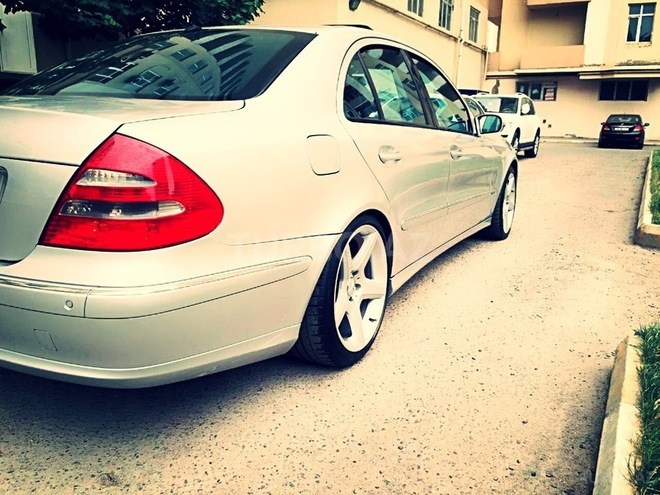 Mercedes E 270 2004, 265,000 km - 2.7 л - Bakı