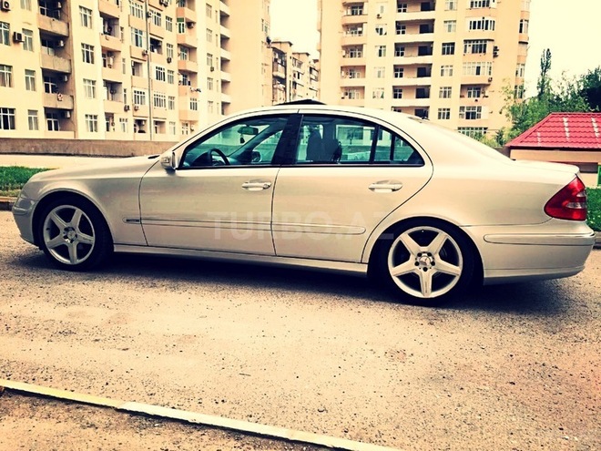 Mercedes E 270 2004, 265,000 km - 2.7 л - Bakı