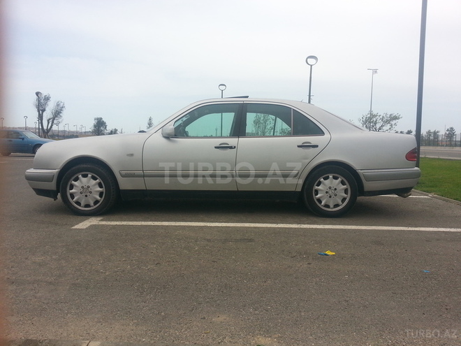 Mercedes E 280 1996, 330,000 km - 2.8 l - Bakı