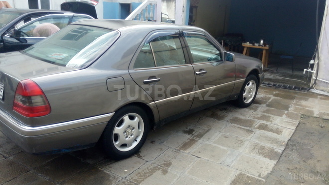 Mercedes C 220 1993, 501,678 km - 2.2 l - Bakı