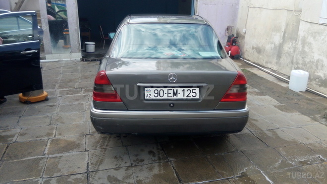 Mercedes C 220 1993, 501,678 km - 2.2 l - Bakı