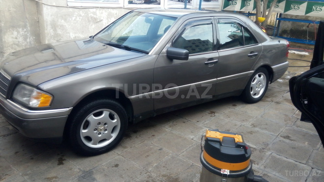 Mercedes C 220 1993, 501,678 km - 2.2 l - Bakı