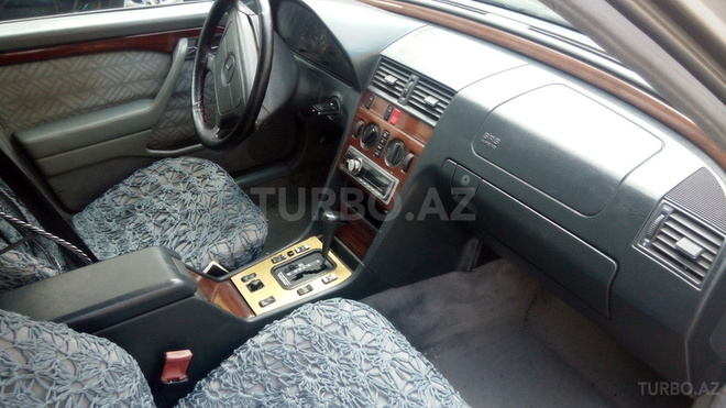 Mercedes C 220 1993, 501,678 km - 2.2 l - Bakı