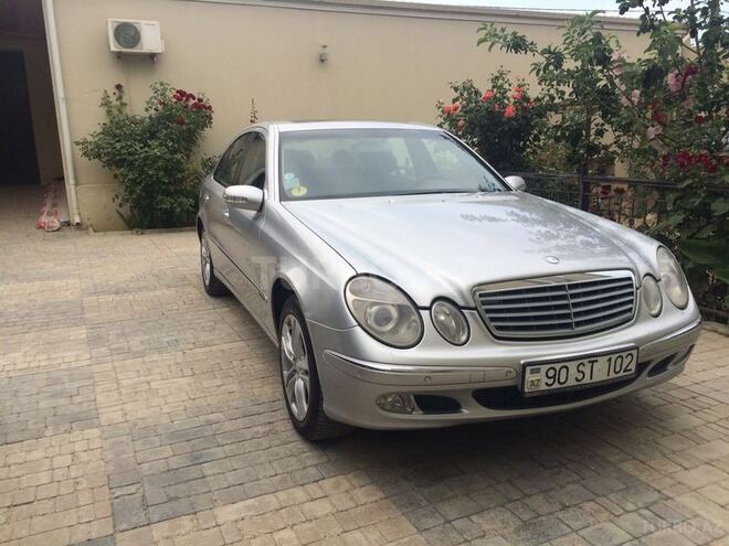 Mercedes E 220 2003, 258,000 km - 2.2 l - Bakı