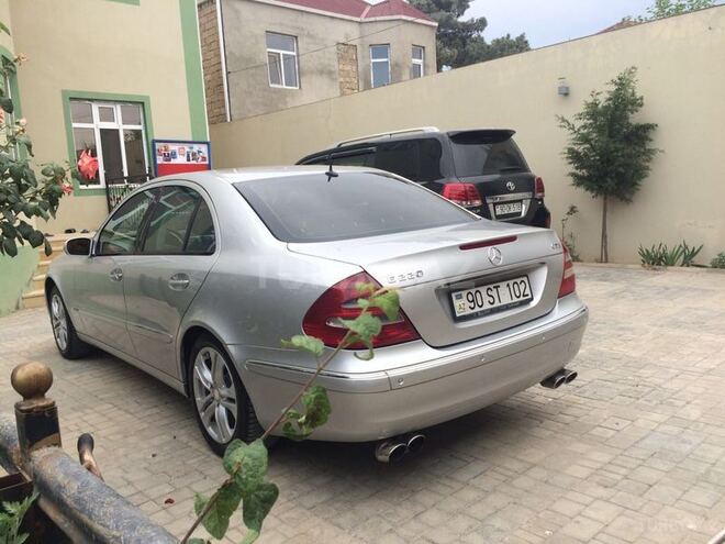 Mercedes E 220 2003, 258,000 km - 2.2 l - Bakı