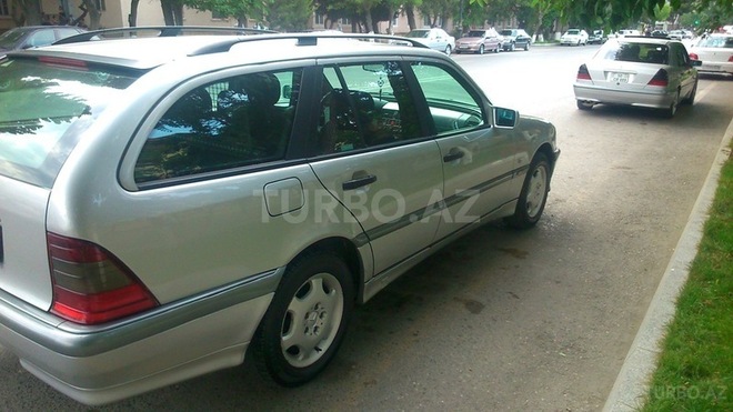 Mercedes C 220 2000, 264,000 km - 2.2 l - Sumqayıt