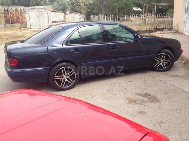 Mercedes E 220 2000, 295,350 km - 2.2 l - Sumqayıt