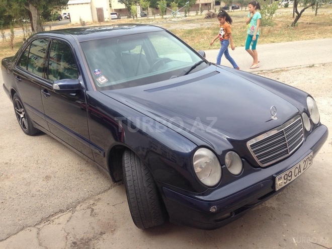 Mercedes E 220 2000, 295,350 km - 2.2 l - Sumqayıt
