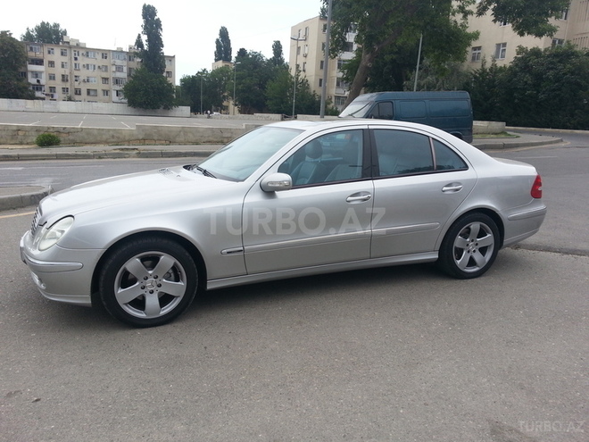Mercedes E 320 2002, 264,000 km - 3.2 l - Bakı