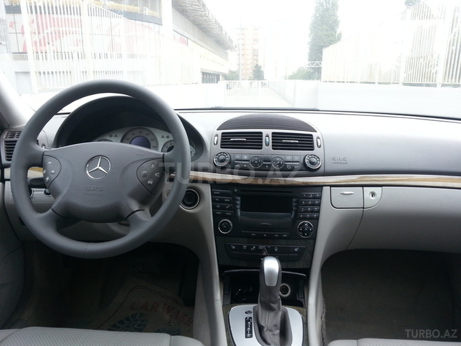 Mercedes E 320 2002, 264,000 km - 3.2 l - Bakı