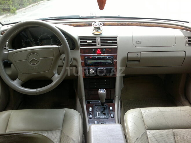 Mercedes C 230 1998, 266,000 km - 2.3 l - Sumqayıt