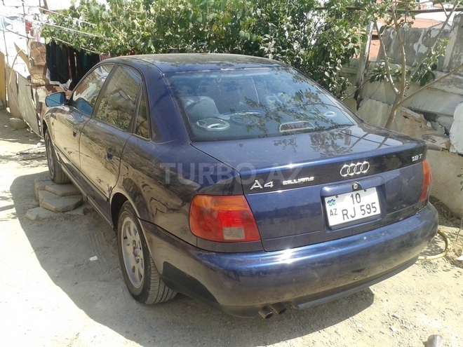 Audi A4 1997, 200,000 km - 1.8 л - Bakı